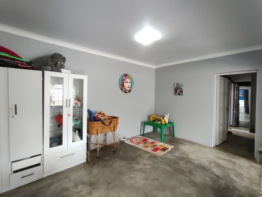 6 Bedroom Property for Sale in Flamwood North West